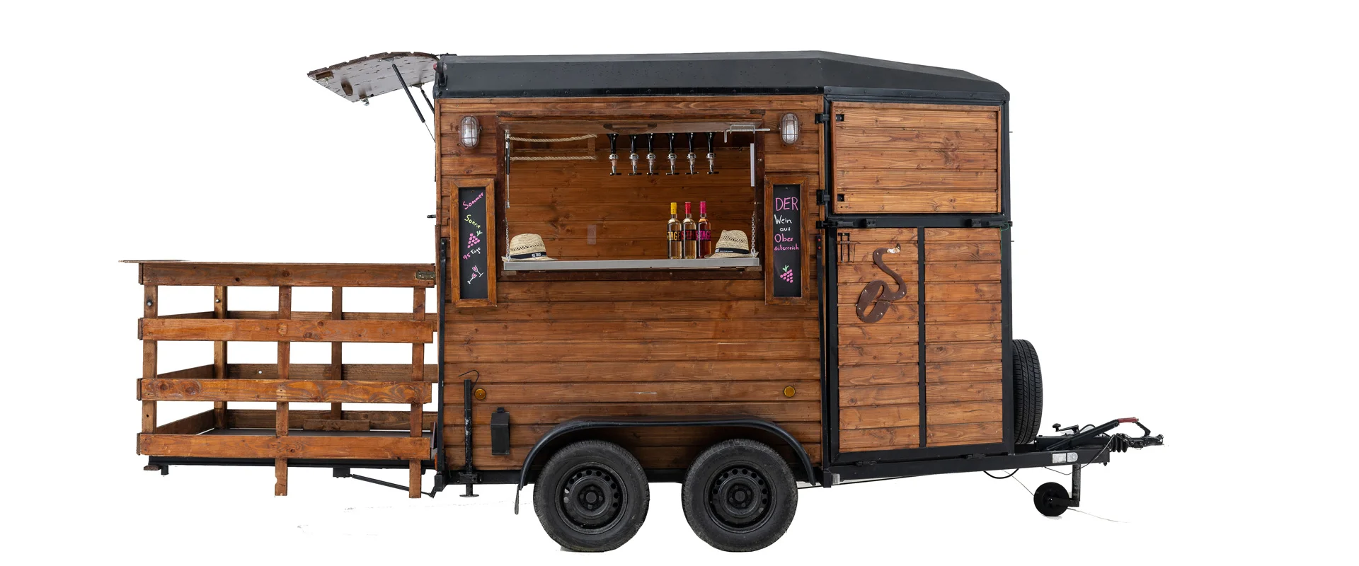 Mobiler Barwagen von 95 Tage als stilvolle Eventbar für Hochzeiten und Firmenfeiern in Oberösterreich