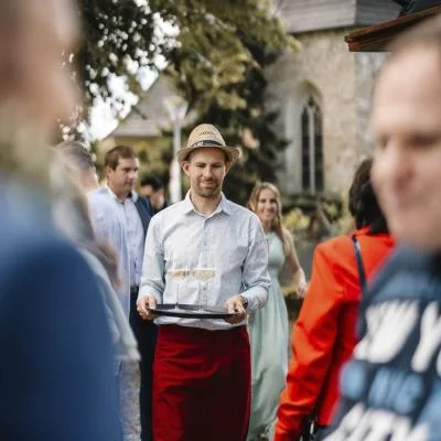 Feierliche Agape nach der Kirche mit Weinbau Eschlböck