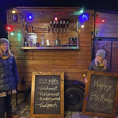 Mobiler Baranhänger am Weihnachtmarkt